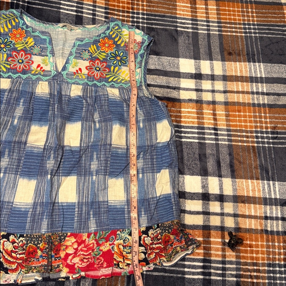 John Mark Blue Plaid Blouse with Floral Embroidery. Size large - Picture 4 of 4